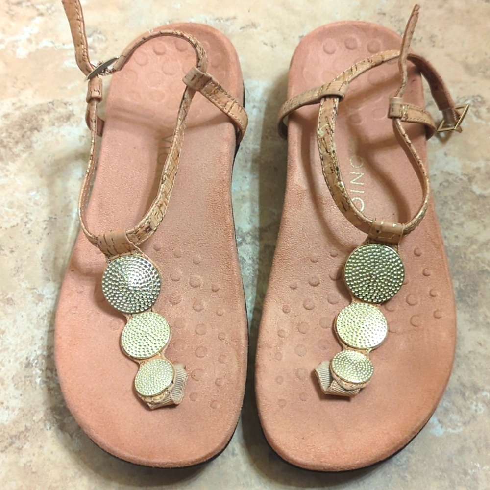 Vionic Gold sandals size 8